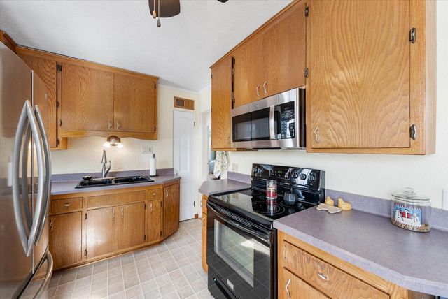 213 Summit DRIVE, Port Washington, WI 53074