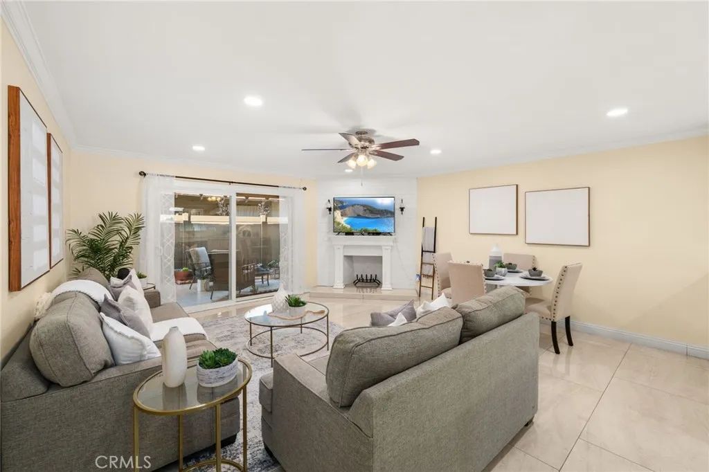 3139 E Chapman 3B, Orange, CA 92869