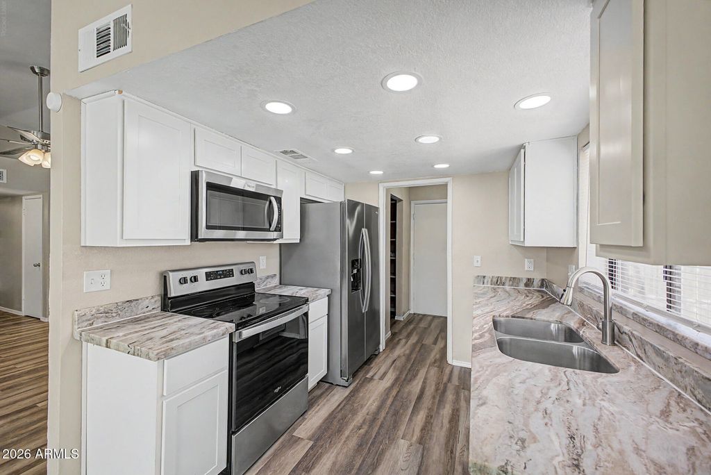 10921 W SELLS Drive, Phoenix, AZ 85037 — photo 4