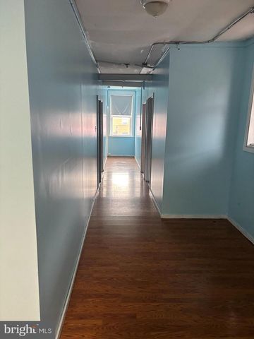521 W GIRARD AVE, Philadelphia, PA 19123