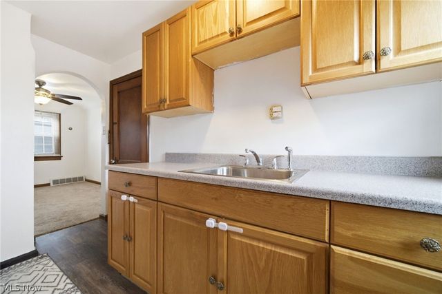 5918 Maplewood Road, Mayfield Heights, OH 44124