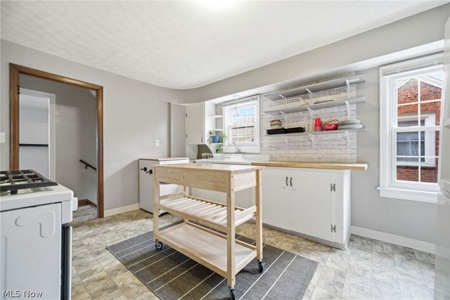 5918 Maplewood Road, Mayfield Heights, OH 44124