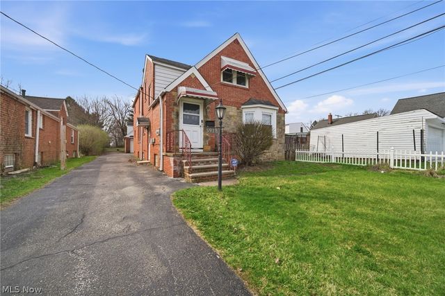 5918 Maplewood Road, Mayfield Heights, OH 44124