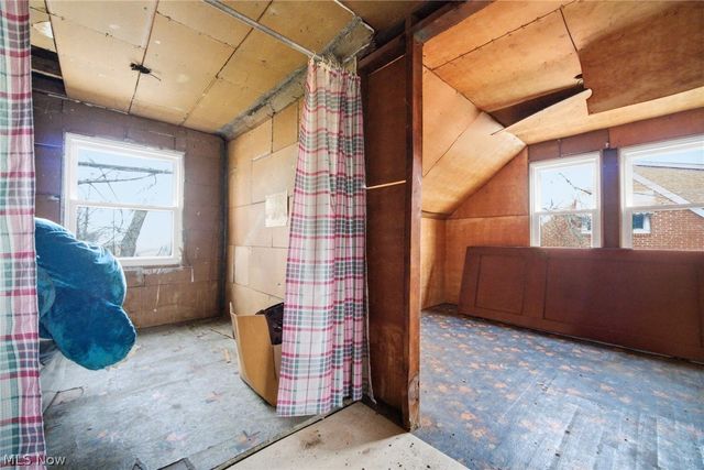 5918 Maplewood Road, Mayfield Heights, OH 44124