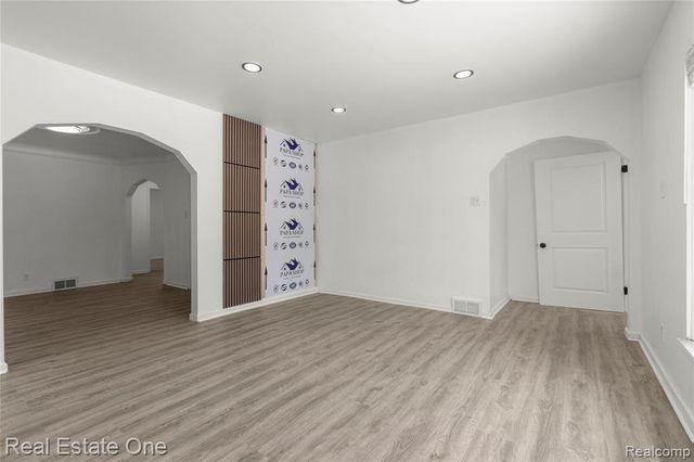 16828 Steel Street, Detroit, MI 48235