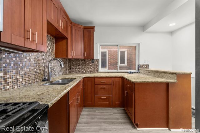 16828 Steel Street, Detroit, MI 48235