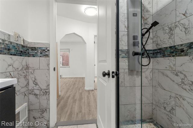 16828 Steel Street, Detroit, MI 48235