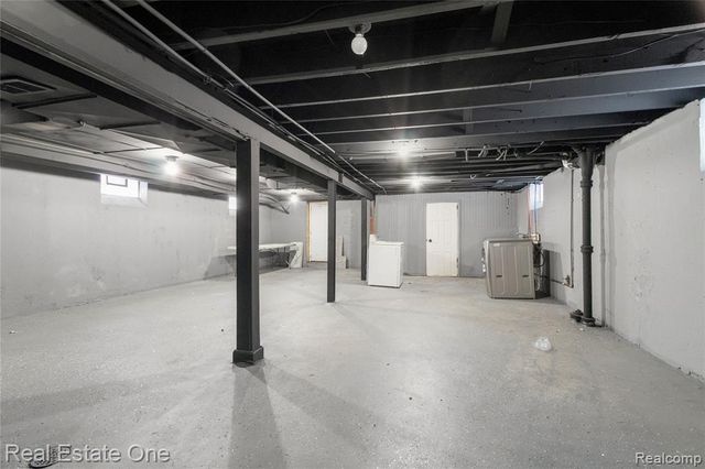 16828 Steel Street, Detroit, MI 48235