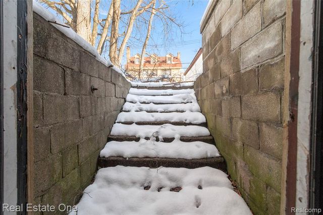 16828 Steel Street, Detroit, MI 48235