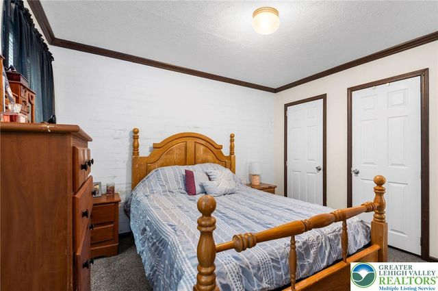 226 Greenbriar Drive South, Allen Twp, PA 18014
