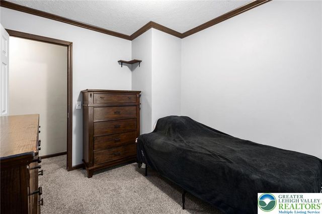 226 Greenbriar Drive South, Allen Twp, PA 18014