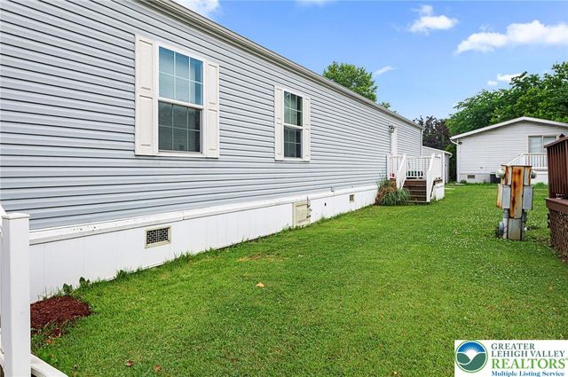 226 Greenbriar Drive South, Allen Twp, PA 18014