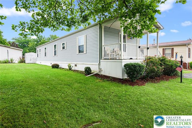226 Greenbriar Drive South, Allen Twp, PA 18014