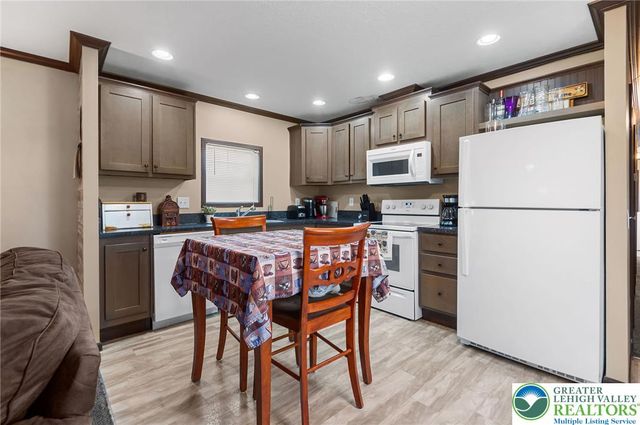 226 Greenbriar Drive South, Allen Twp, PA 18014
