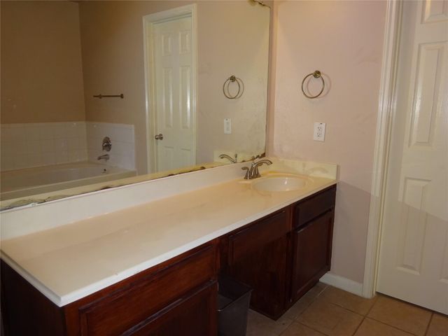 4918 Landward Lane, Houston, TX 77066