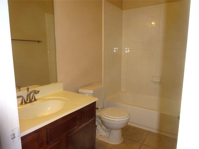 4918 Landward Lane, Houston, TX 77066