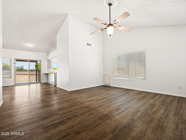 10601 N 72nd Avenue, Peoria, AZ 85345