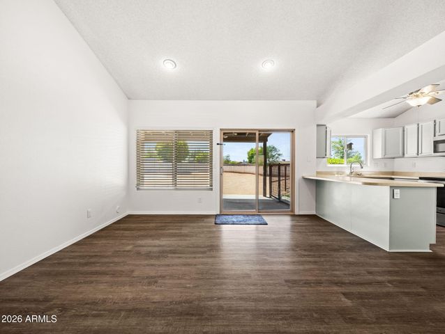 10601 N 72nd Avenue, Peoria, AZ 85345