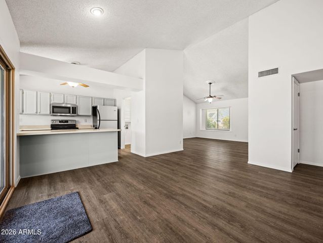 10601 N 72nd Avenue, Peoria, AZ 85345