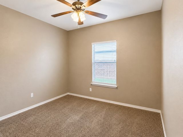 719 E 6th Street, Bonham, TX 75418