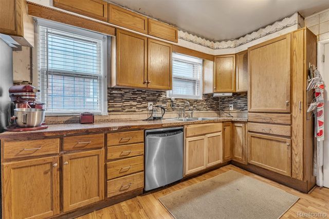 18944 Santa Barbara Drive, Detroit, MI 48221