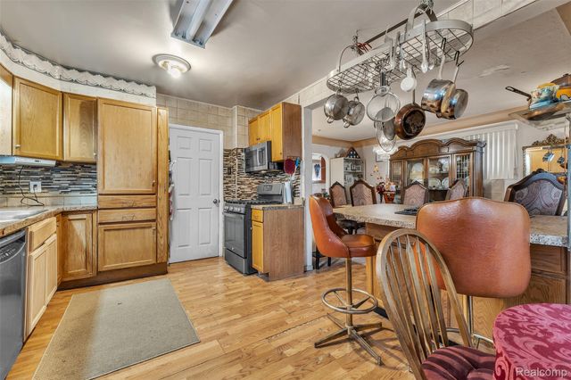 18944 Santa Barbara Drive, Detroit, MI 48221