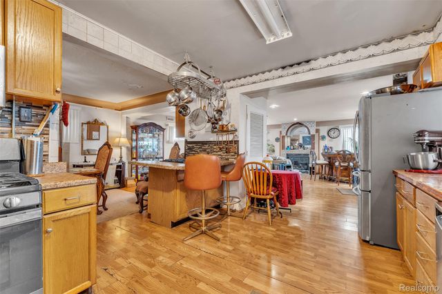 18944 Santa Barbara Drive, Detroit, MI 48221