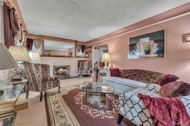 18944 Santa Barbara Drive, Detroit, MI 48221