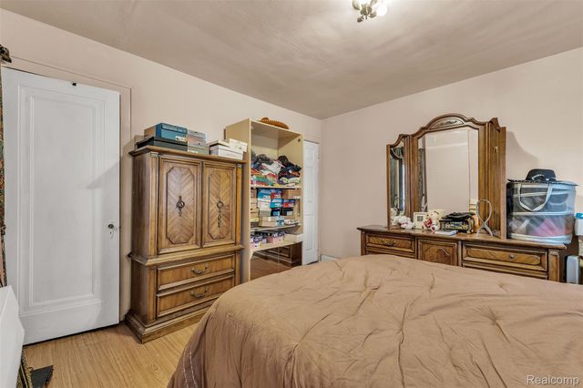 18944 Santa Barbara Drive, Detroit, MI 48221