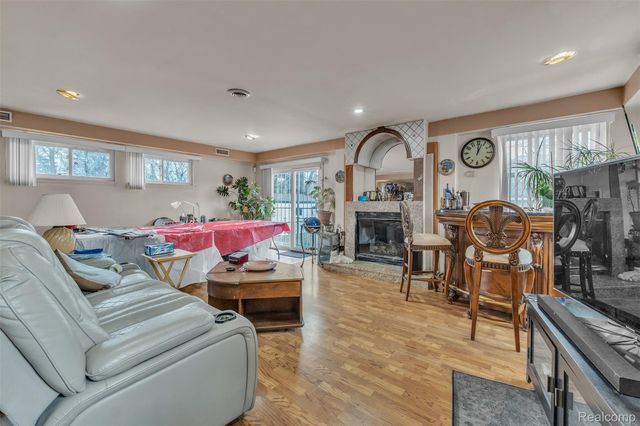 18944 Santa Barbara Drive, Detroit, MI 48221