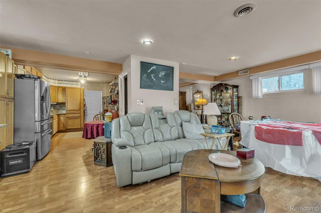 18944 Santa Barbara Drive, Detroit, MI 48221