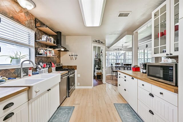 114 Wyndwood Drive, Seabrook, TX 77586