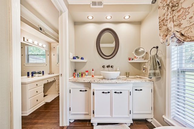 114 Wyndwood Drive, Seabrook, TX 77586