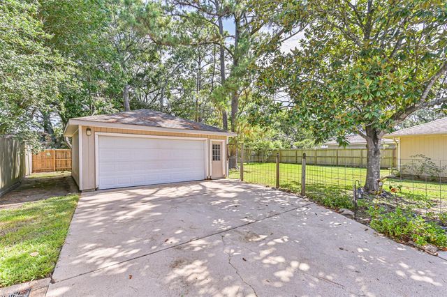 114 Wyndwood Drive, Seabrook, TX 77586