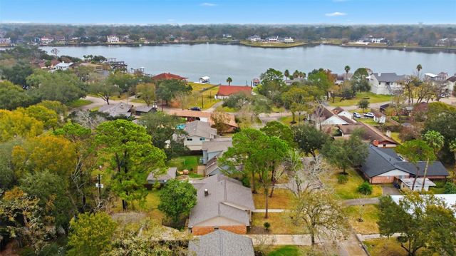 114 Wyndwood Drive, Seabrook, TX 77586