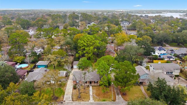 114 Wyndwood Drive, Seabrook, TX 77586