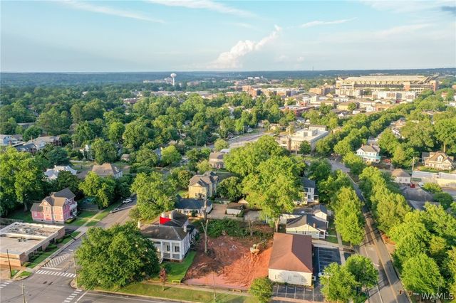 905 Almon Ave, Tuscaloosa, AL 35401