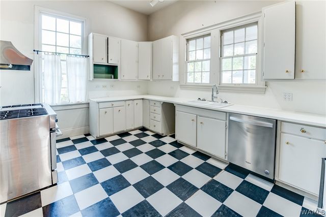 905 Almon Ave, Tuscaloosa, AL 35401