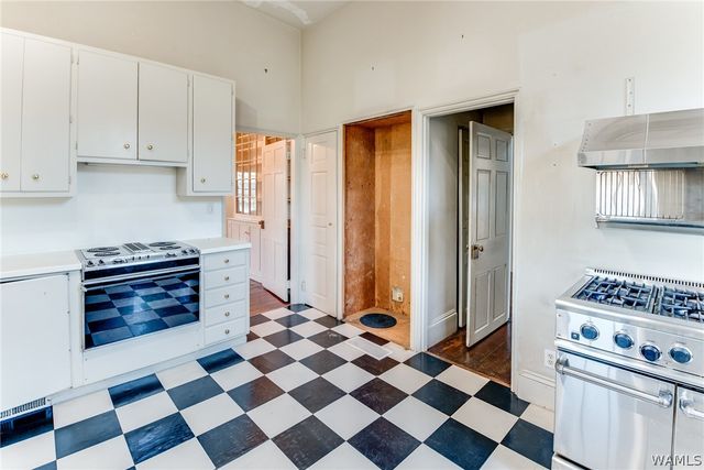 905 Almon Ave, Tuscaloosa, AL 35401