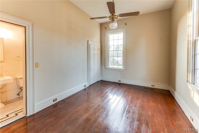 905 Almon Ave, Tuscaloosa, AL 35401
