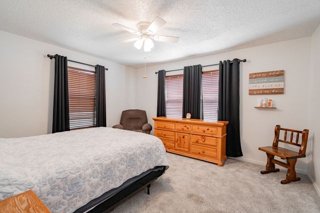 511 E Market Street, Mabank, TX 75147