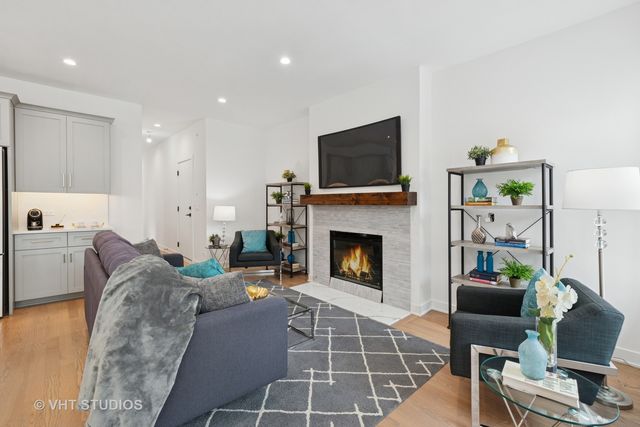 847 W Ainslie Street 3E, Chicago, IL 60640