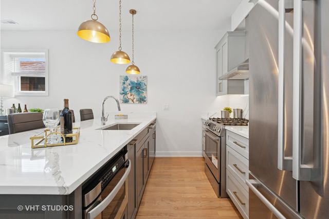 847 W Ainslie Street 3E, Chicago, IL 60640
