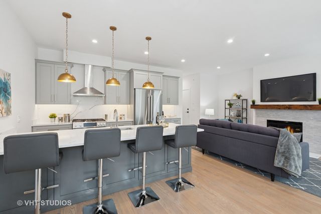 847 W Ainslie Street 3E, Chicago, IL 60640