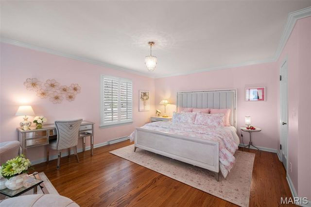2104 N Ballas Road, Town And Country, MO 63131