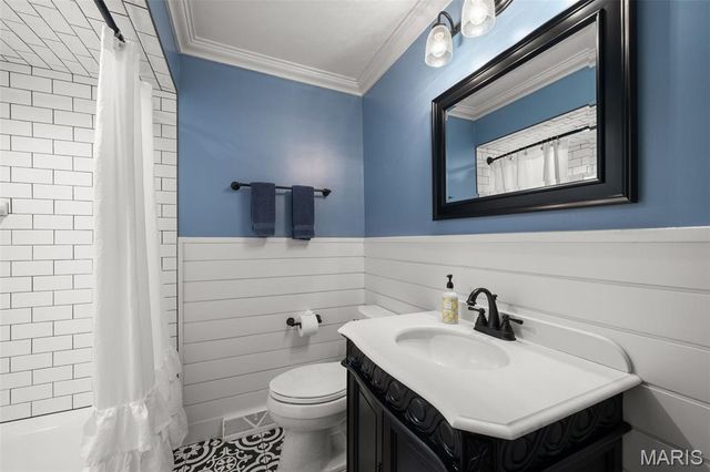 2104 N Ballas Road, Town And Country, MO 63131
