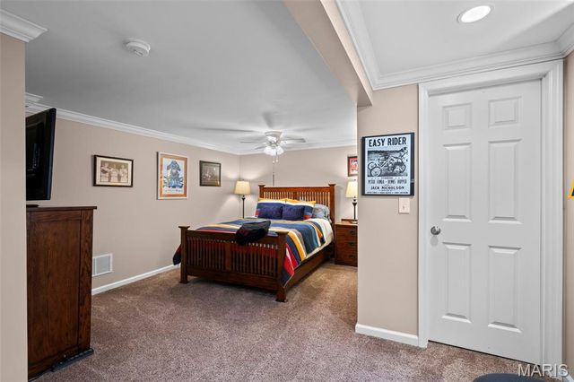 2104 N Ballas Road, Town And Country, MO 63131