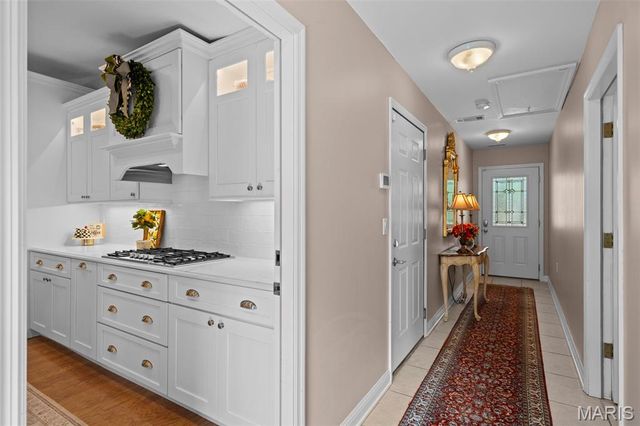 2104 N Ballas Road, Town And Country, MO 63131