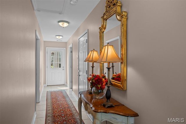 2104 N Ballas Road, Town And Country, MO 63131