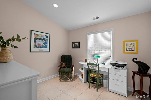 2104 N Ballas Road, Town And Country, MO 63131